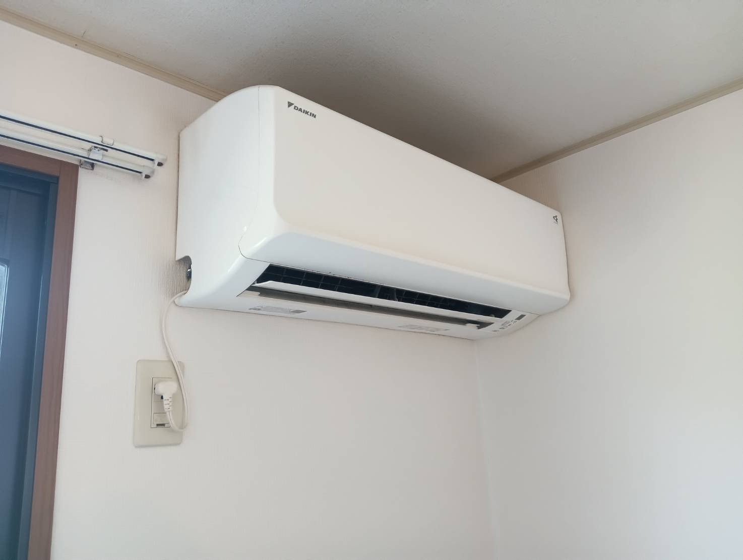 大阪府泉南郡岬町　DAIKIN　S22WTCXS-W　2019年製エアコン　買取