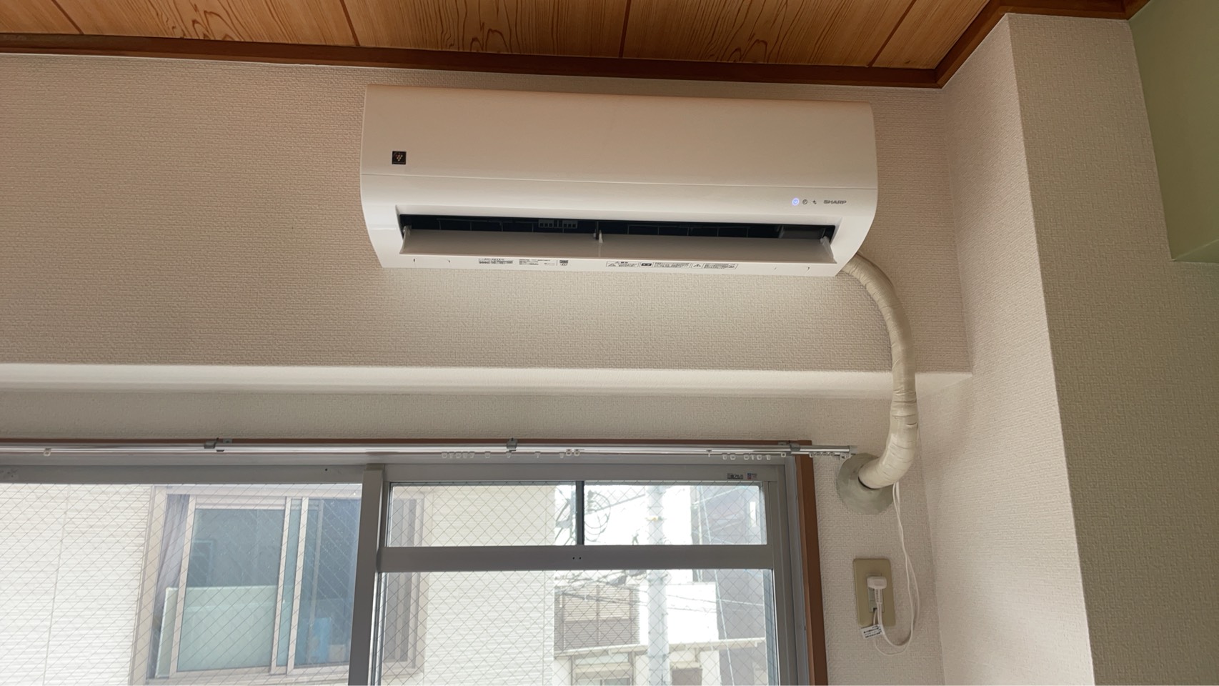 SHARP　2025年製エアコン　18000円買取　AC-22TFC　大阪府池田市